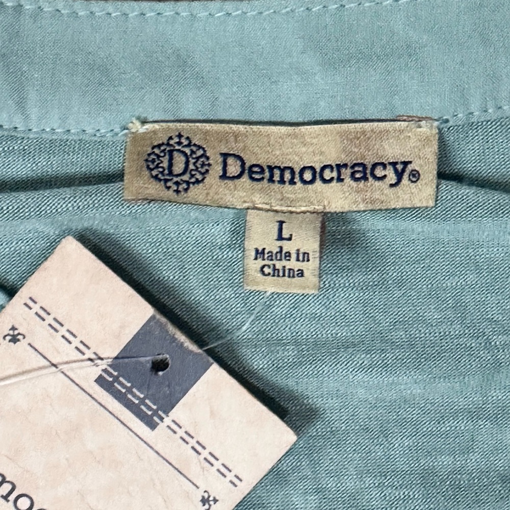 •Sold•  NWT Democracy Elbow Lantern 1/3 Sleeve Embroidered Button Up - Picture 11 of 15